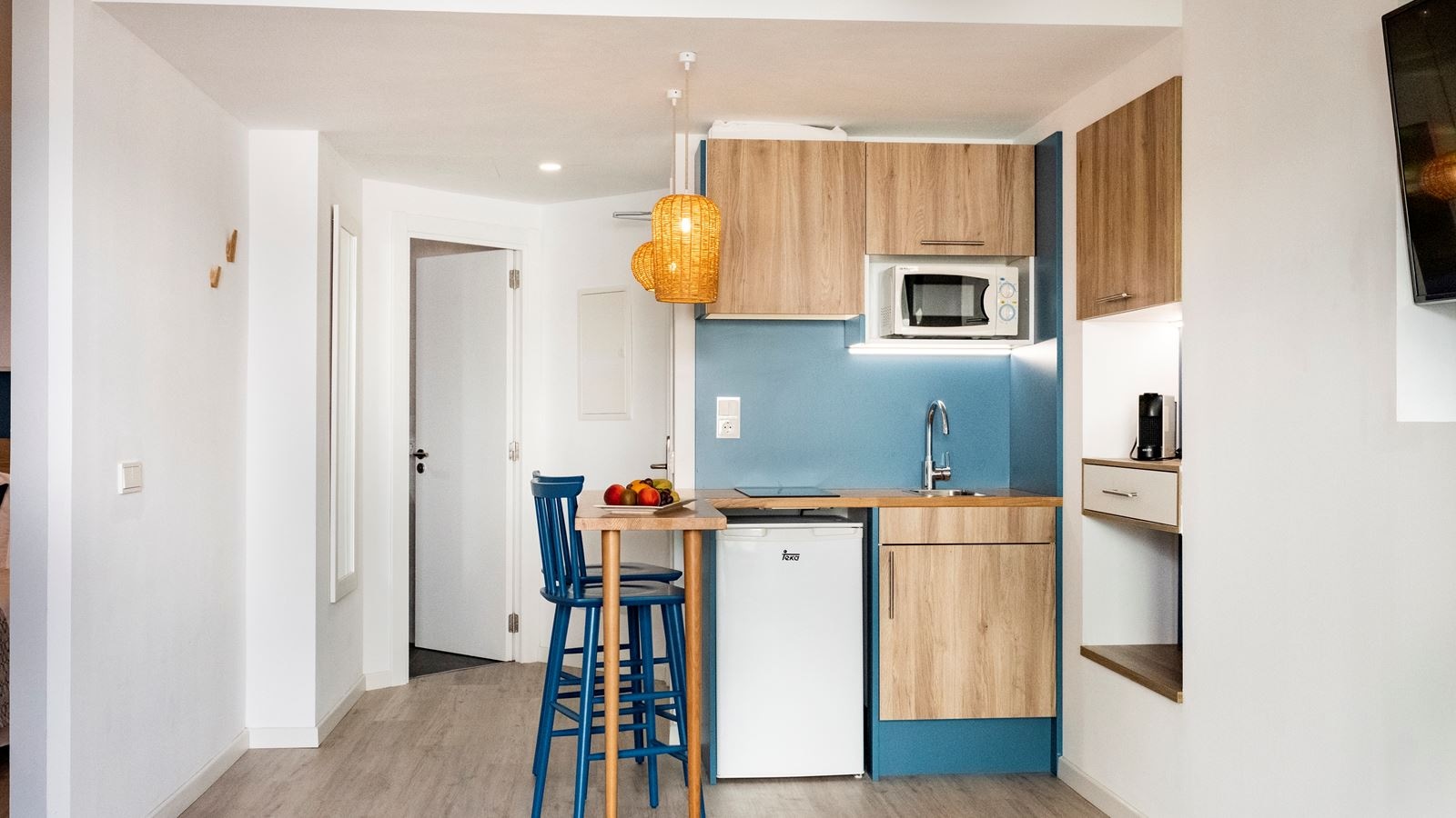 rooms-apartment-lateral-sea-view