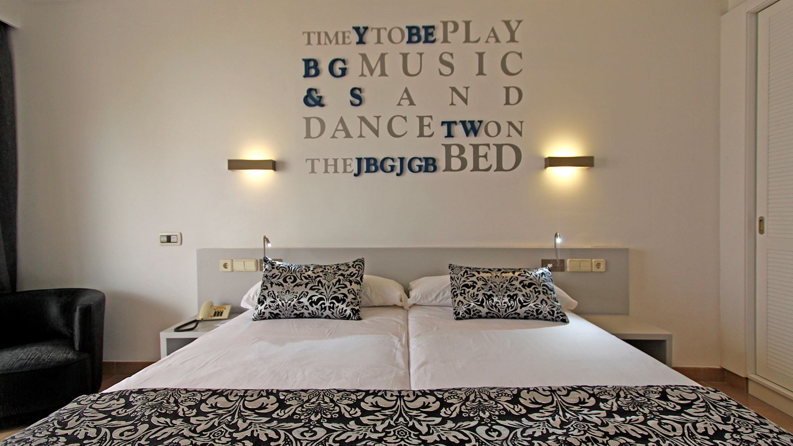 rooms-junior-suite-balcony-or-terrace