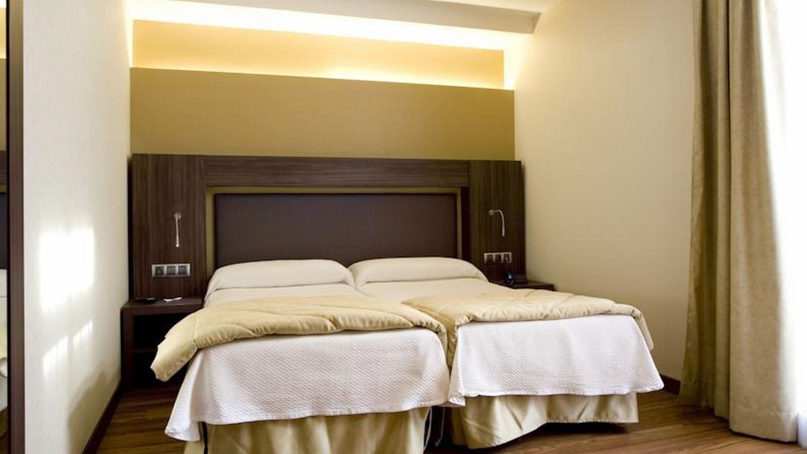 rooms-single-superior