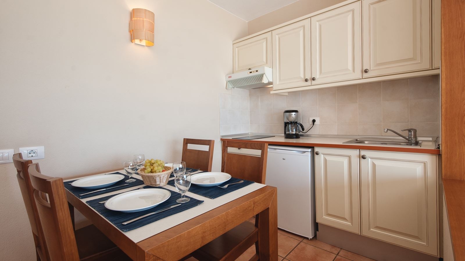 rooms-appartment-1bedroom-with-balcony-or-terrace