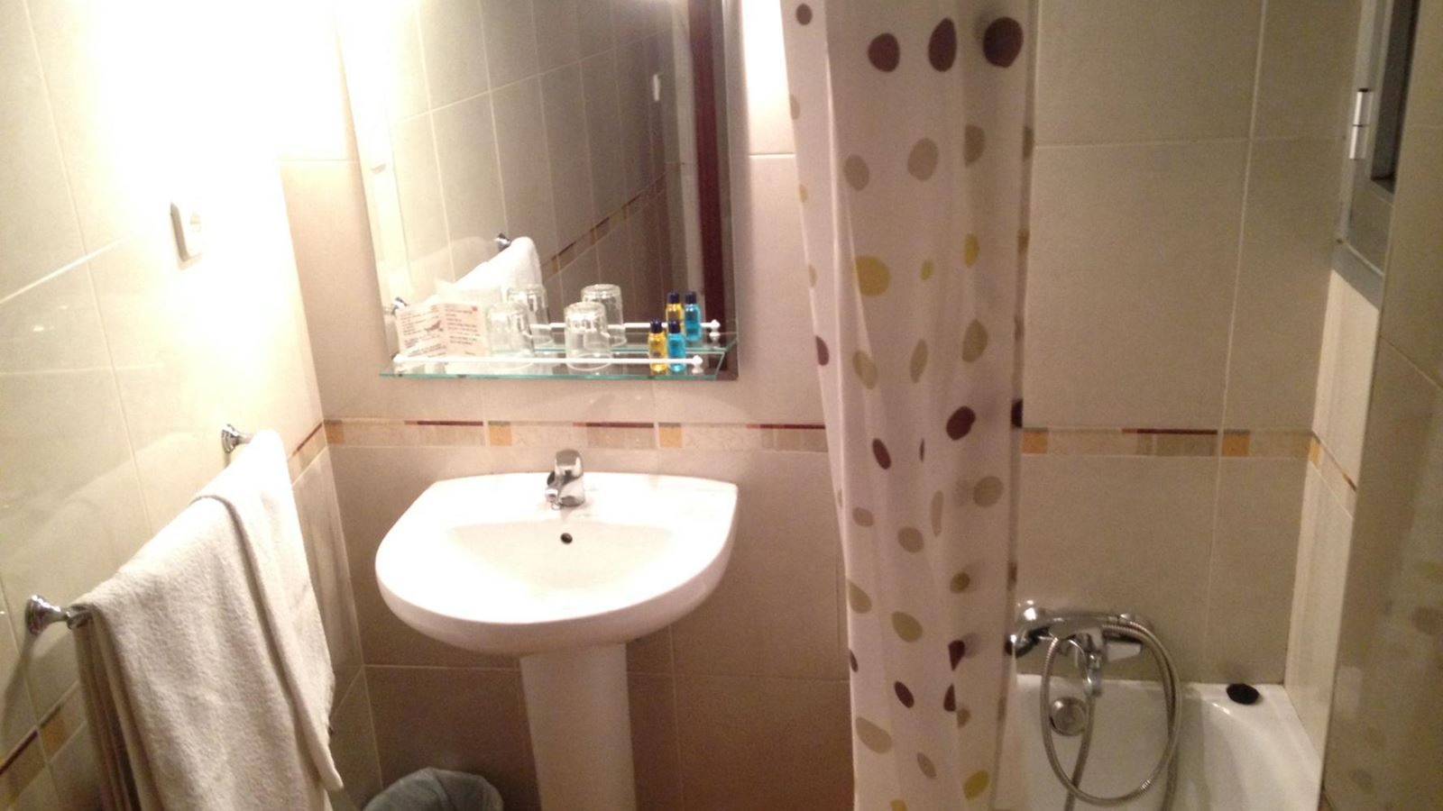 rooms-double-two-double-beds