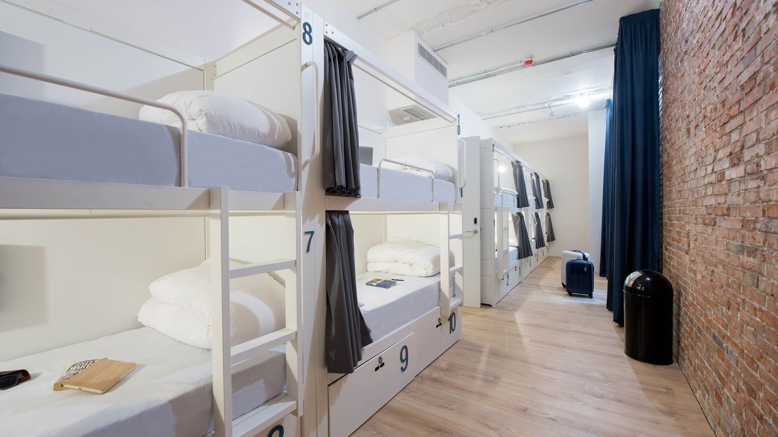 rooms-bed-in-dormitory-bunk-bed