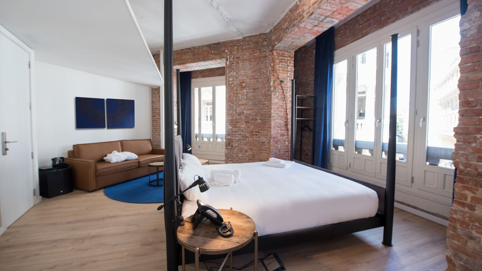 rooms-family-room-deluxe