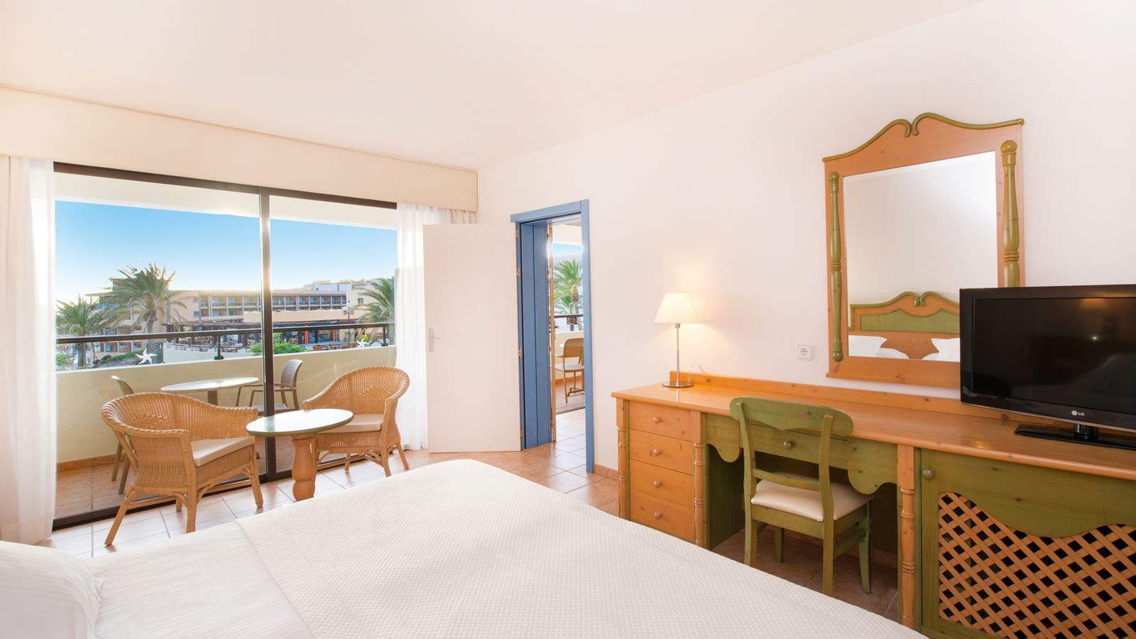 rooms-family-sea-view-interconnecting