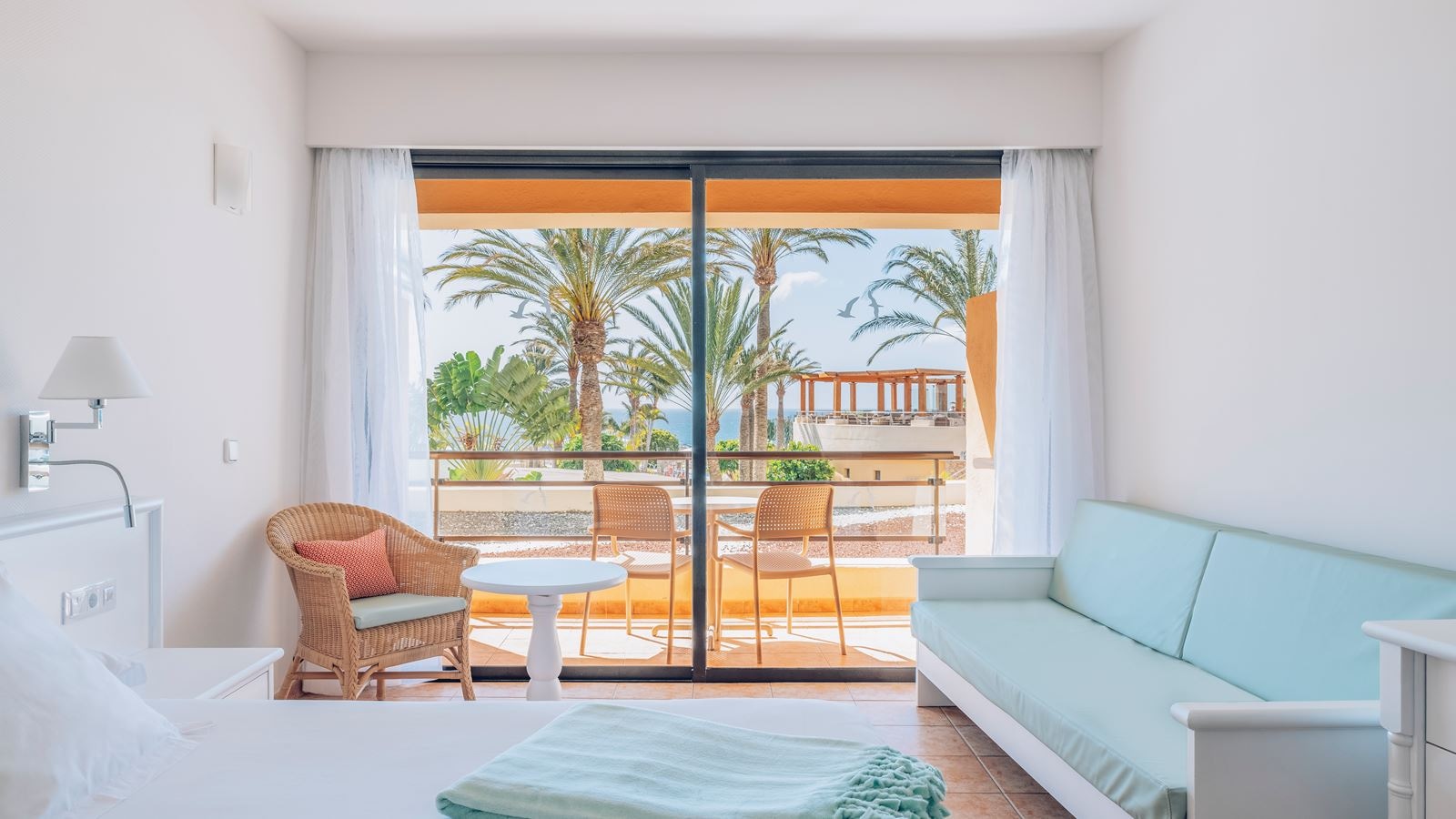 rooms-double-side-sea-view-balcony-or-terrace