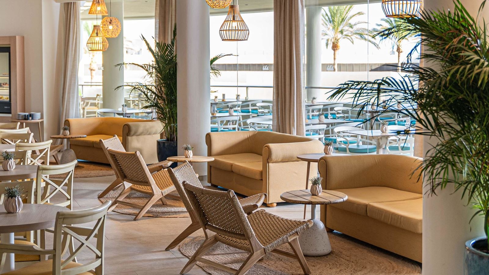 restaurants-poolbar-erbania