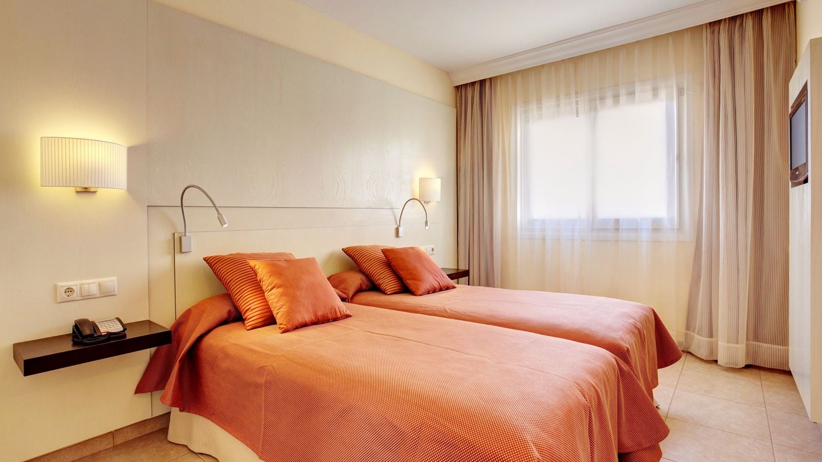 rooms-apapartment-1-bedroom-lateral-sea-view