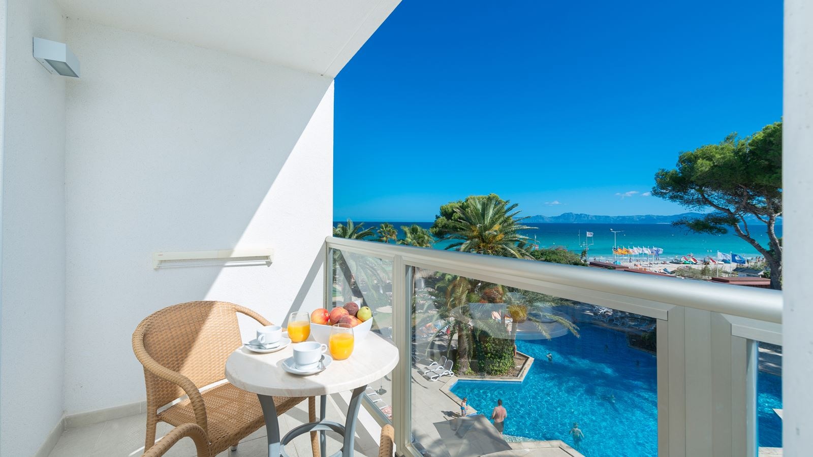 rooms-1-bedroom-apartment-seaview-balcony-or-terrace