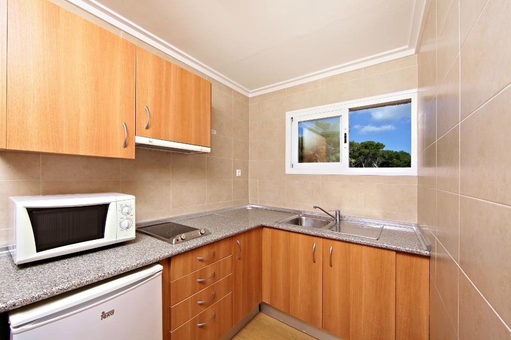 rooms-1-bedroom-apartment-seaview-balcony-or-terrace