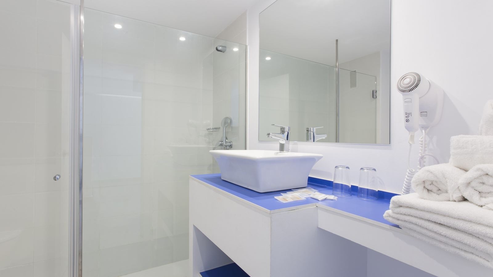 rooms-double-standard-balcony-or-terrace