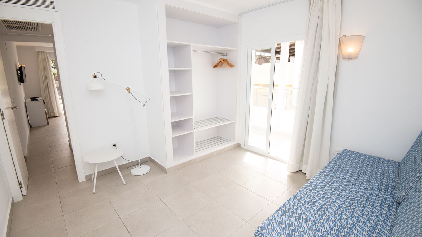 rooms-suite-balcony-or-terrace