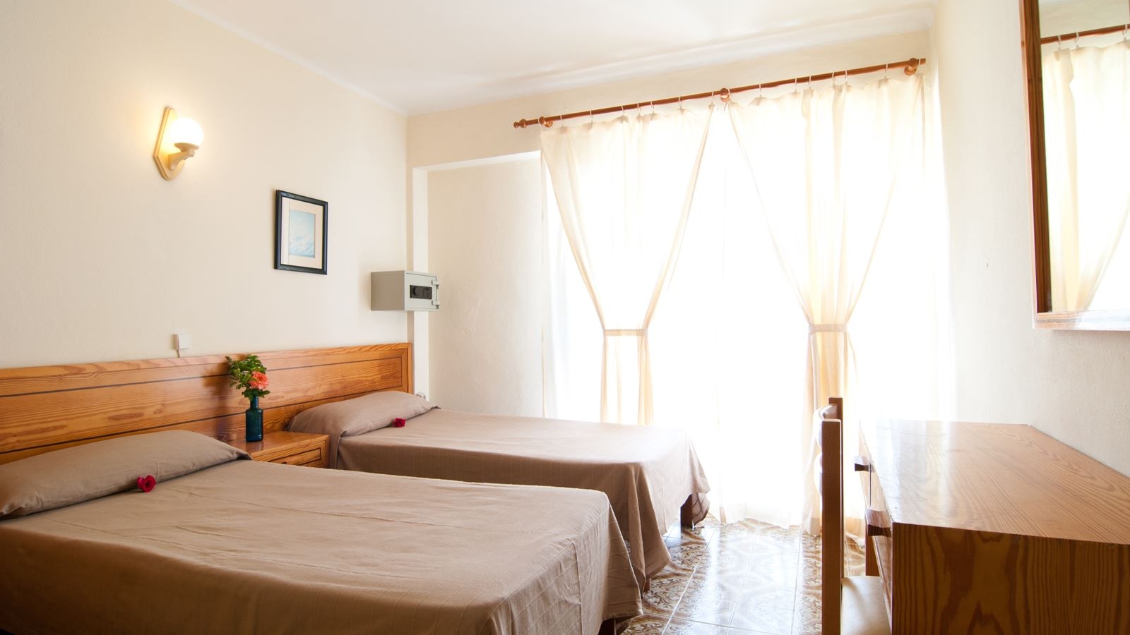 rooms-double-with-balcony