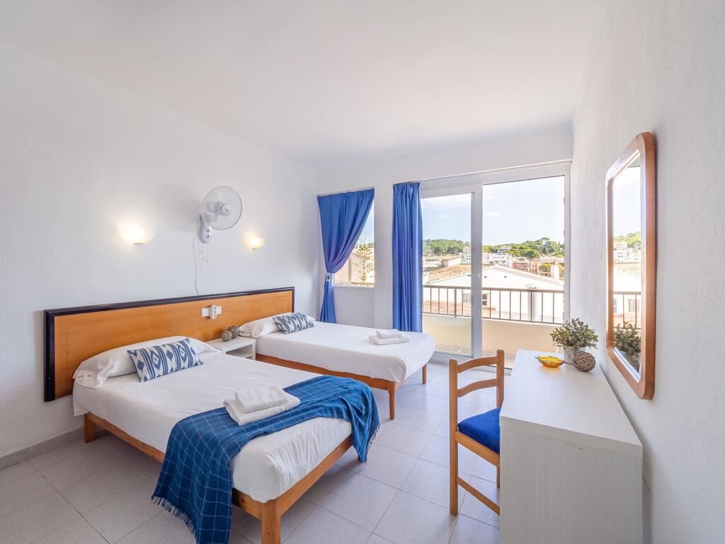 rooms-double-room-seasideview-balcony