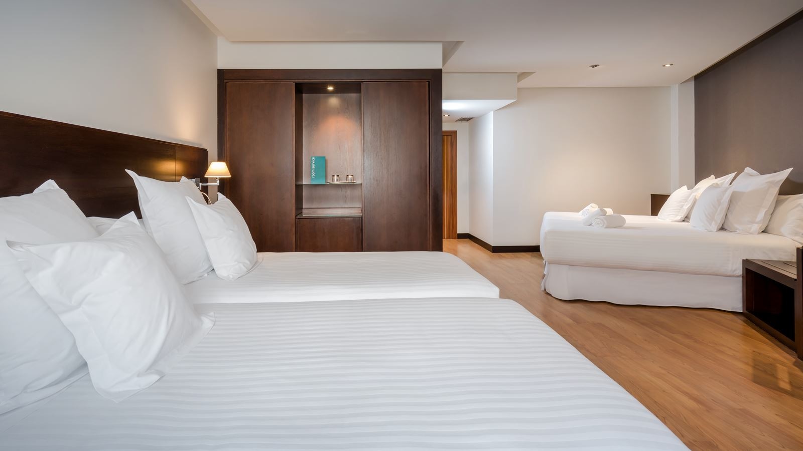 rooms-family-room-superior