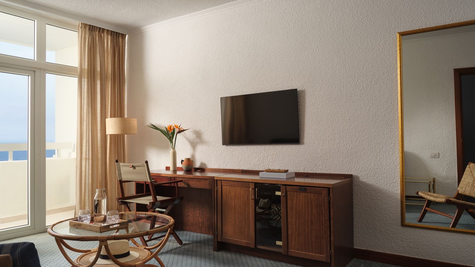rooms-suite-with-sea-view