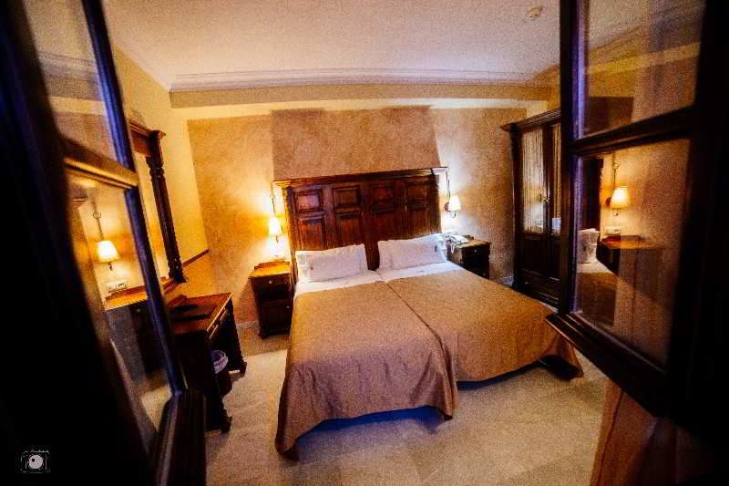 rooms-triple-with-views