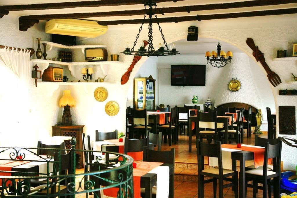 restaurants-restaurants