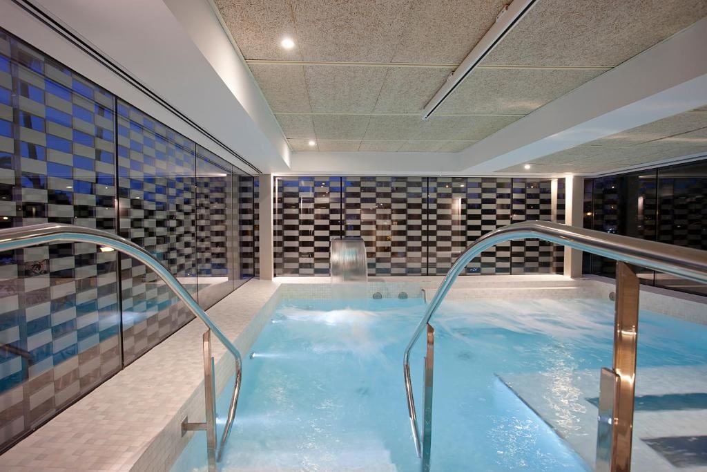 pools-indoor-pool