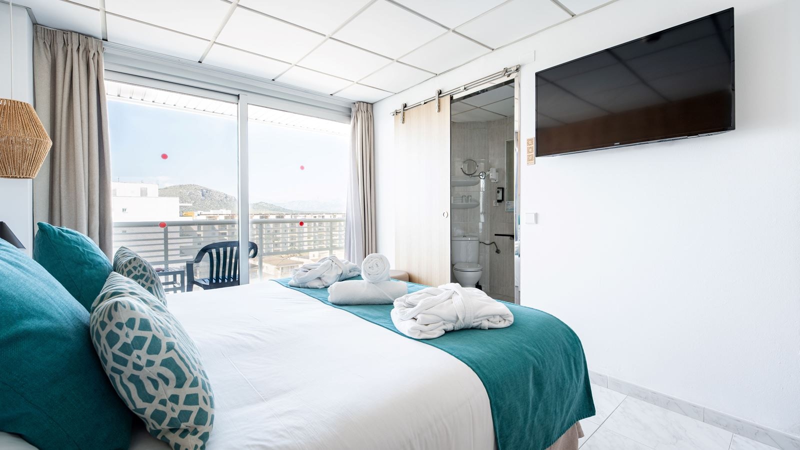 rooms-dssv---double-side-sea-view-6th-or-7th-floor-with-balcony-or-terrace-6th9th-floor