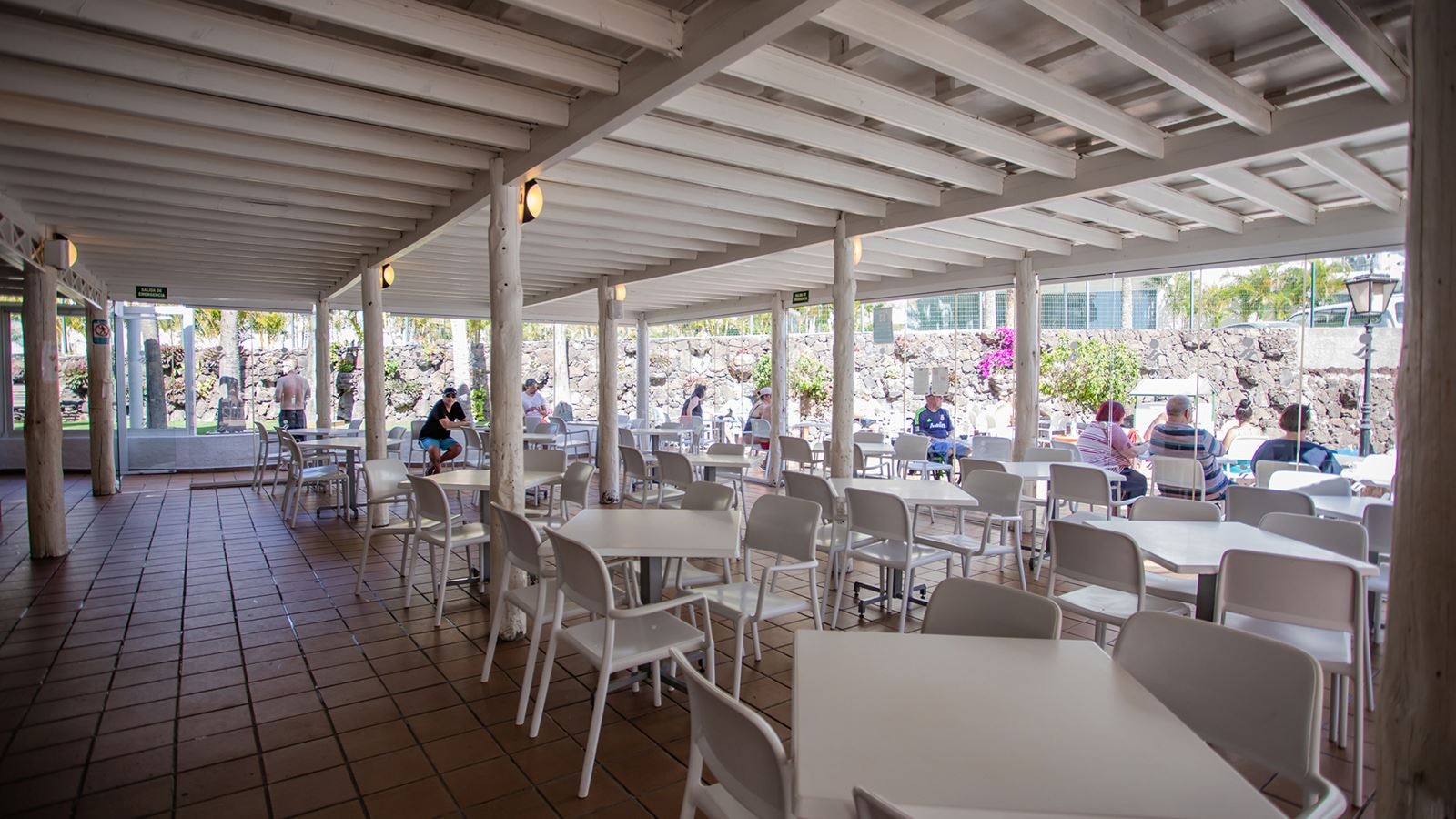 bars-poolside-snack-bar