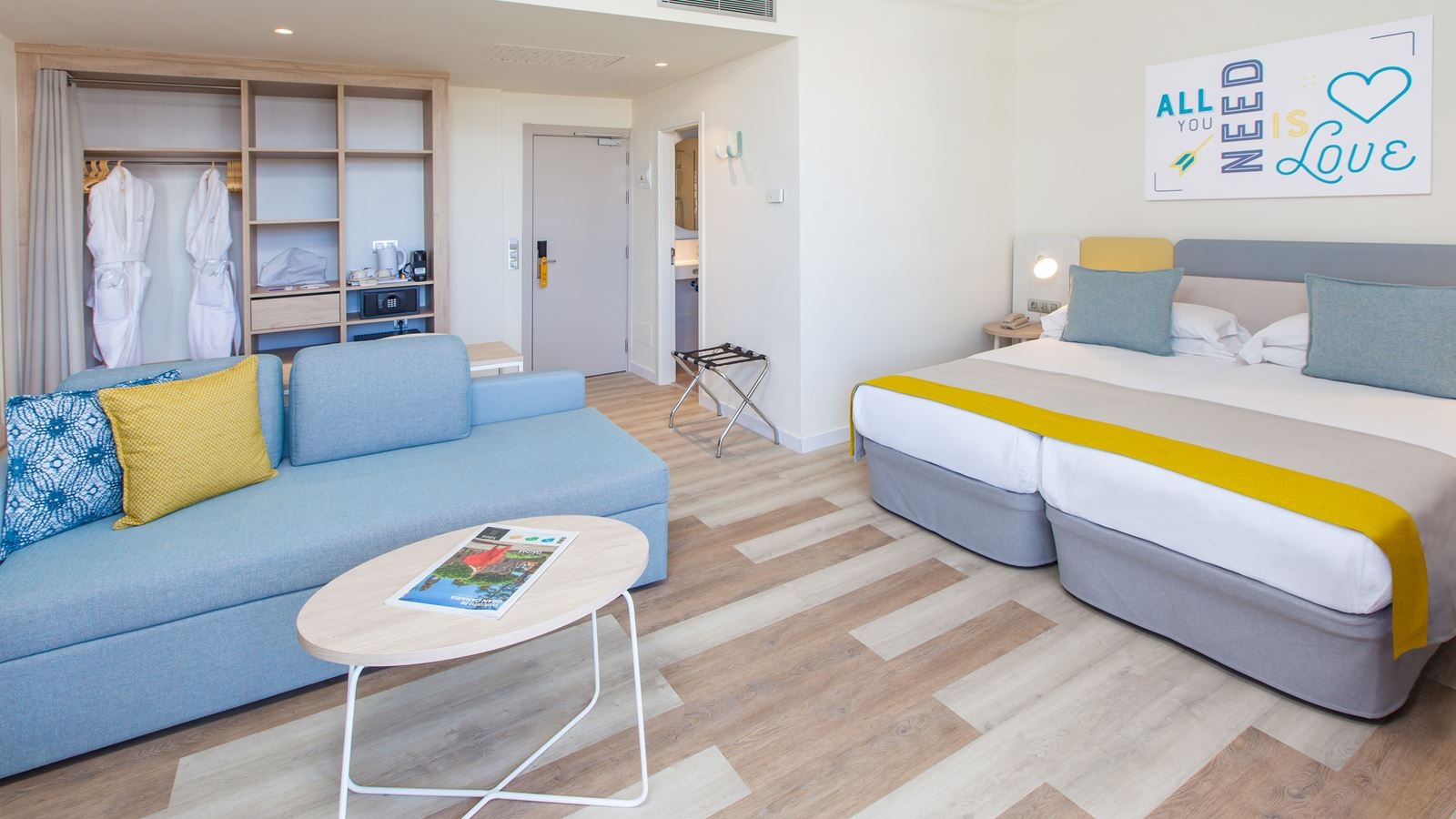 rooms-dde-deluxe-room-balcony-adults-only