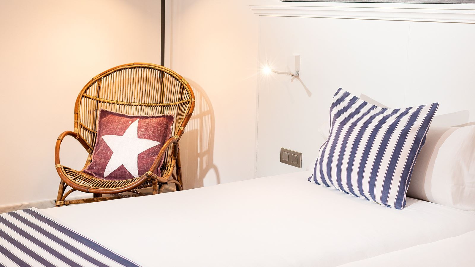 rooms-standard-suite-with-balcony