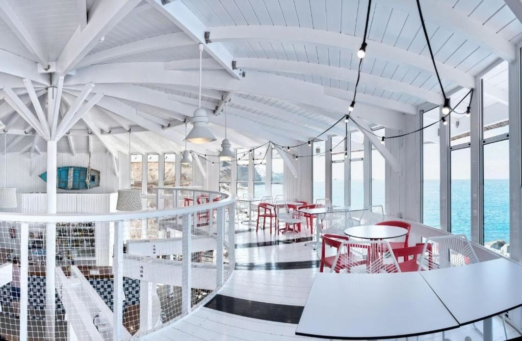 restaurants-restaurants