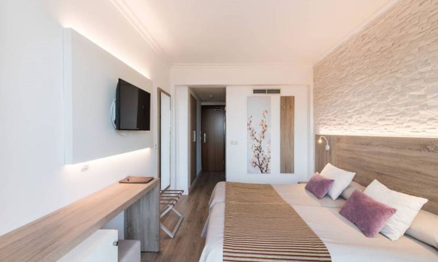 rooms-double-promo-room-balcony