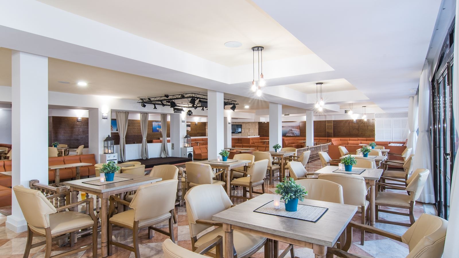 bars-poolside-snack-bar