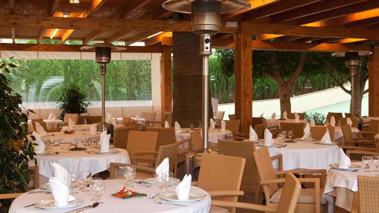 restaurants-restaurants