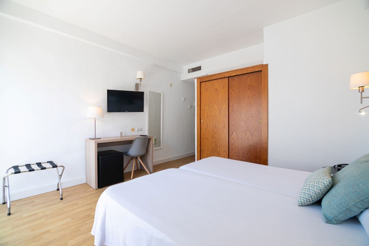 rooms-zs--twin-low-cost-2-room