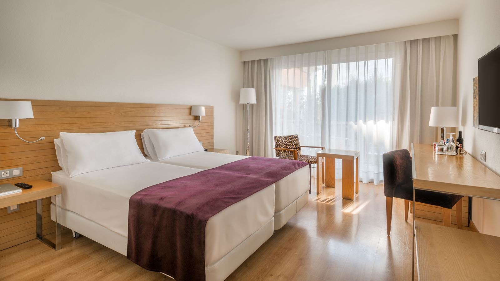 rooms-double-with-double-bed