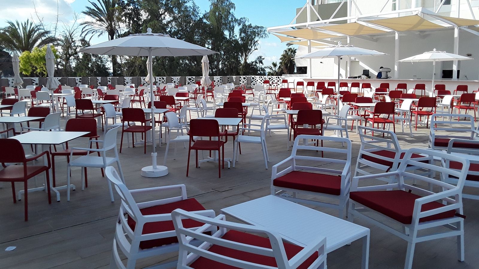 bars-terrace-bar-hoyo-19