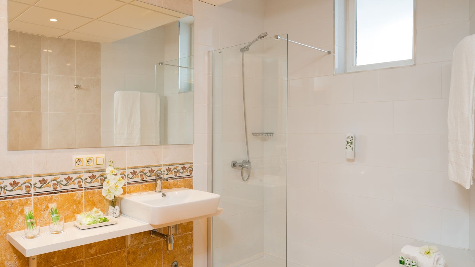 rooms-duplex-garden-or-pool-view-balcony-or-terrace