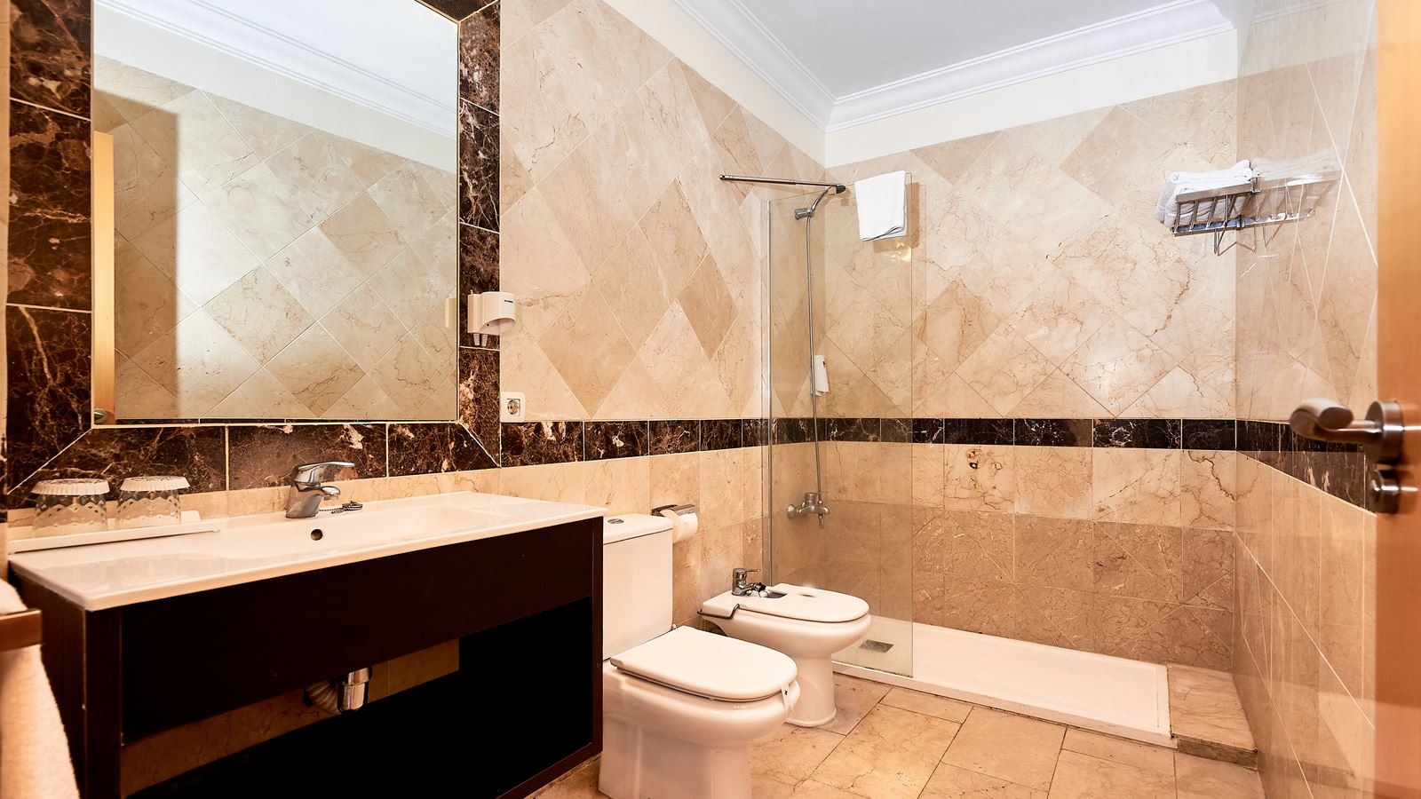 rooms-standard-studio-balcony-or-terrace