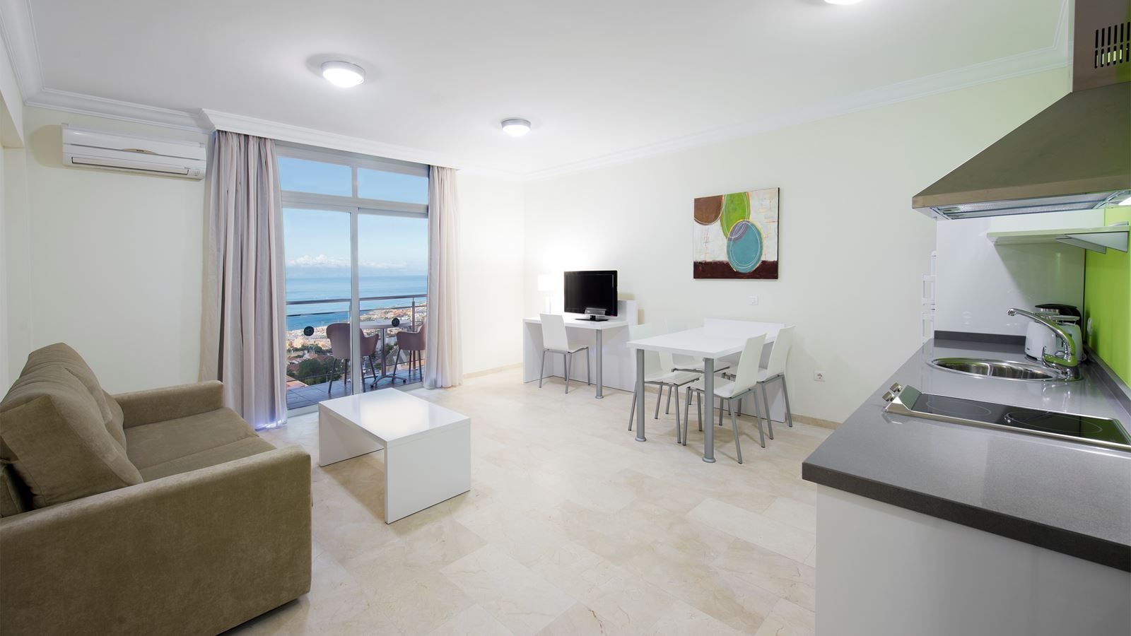 rooms-1-bedroom-apartment-balcony-or-terrace