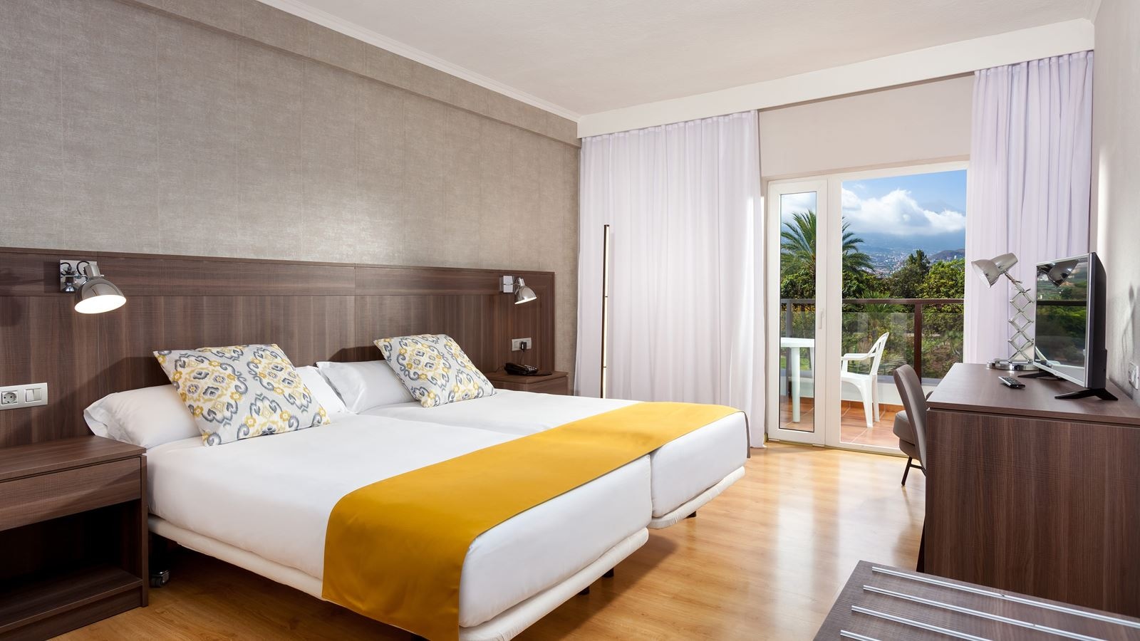 rooms-singleuse-standard-room-mountainview-balcony-or-terrace