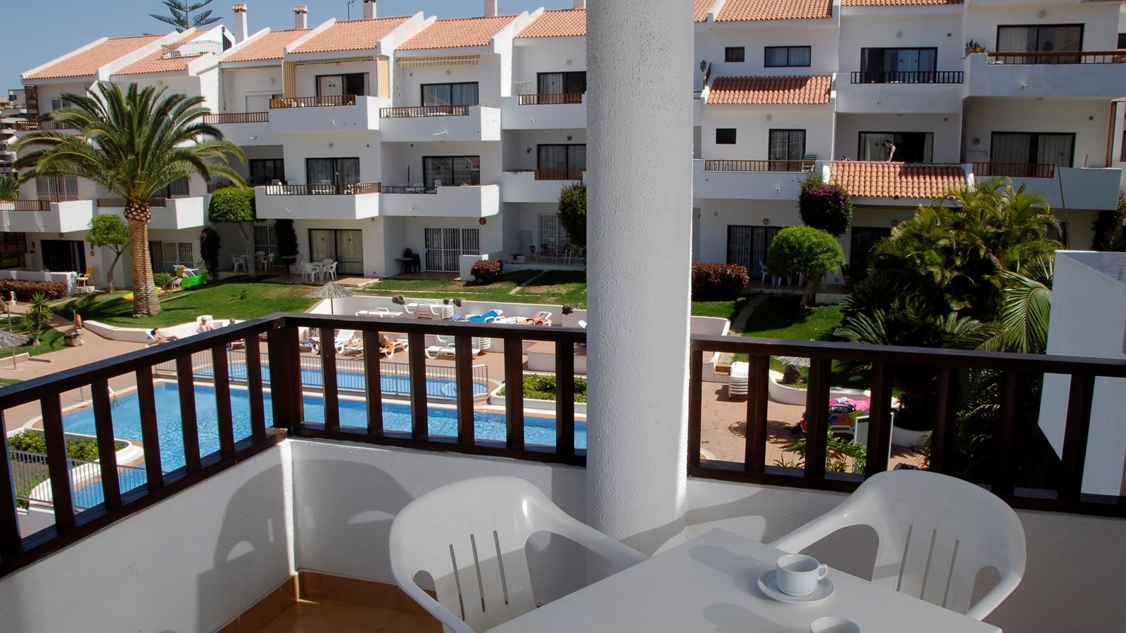 rooms-2-bedroom-standard-apartment-balcony-or-terrace