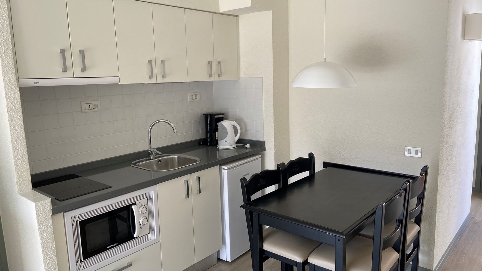 rooms-2-bedroom-standard-apartment-balcony-or-terrace