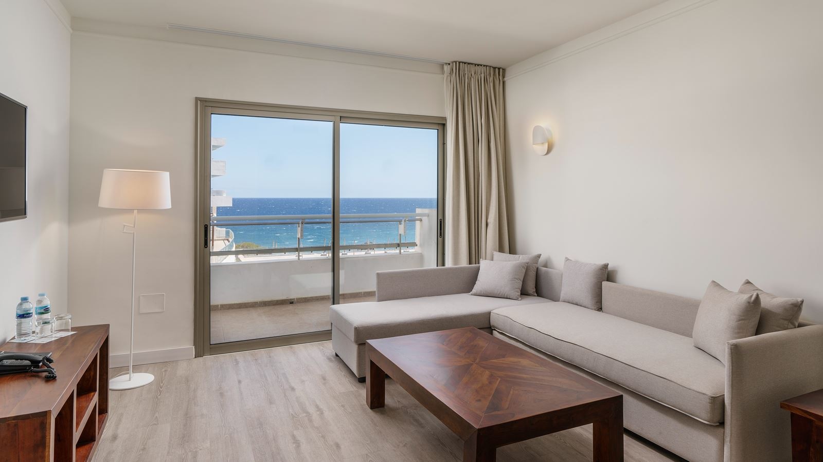 rooms-suite-frontal-ocean-view