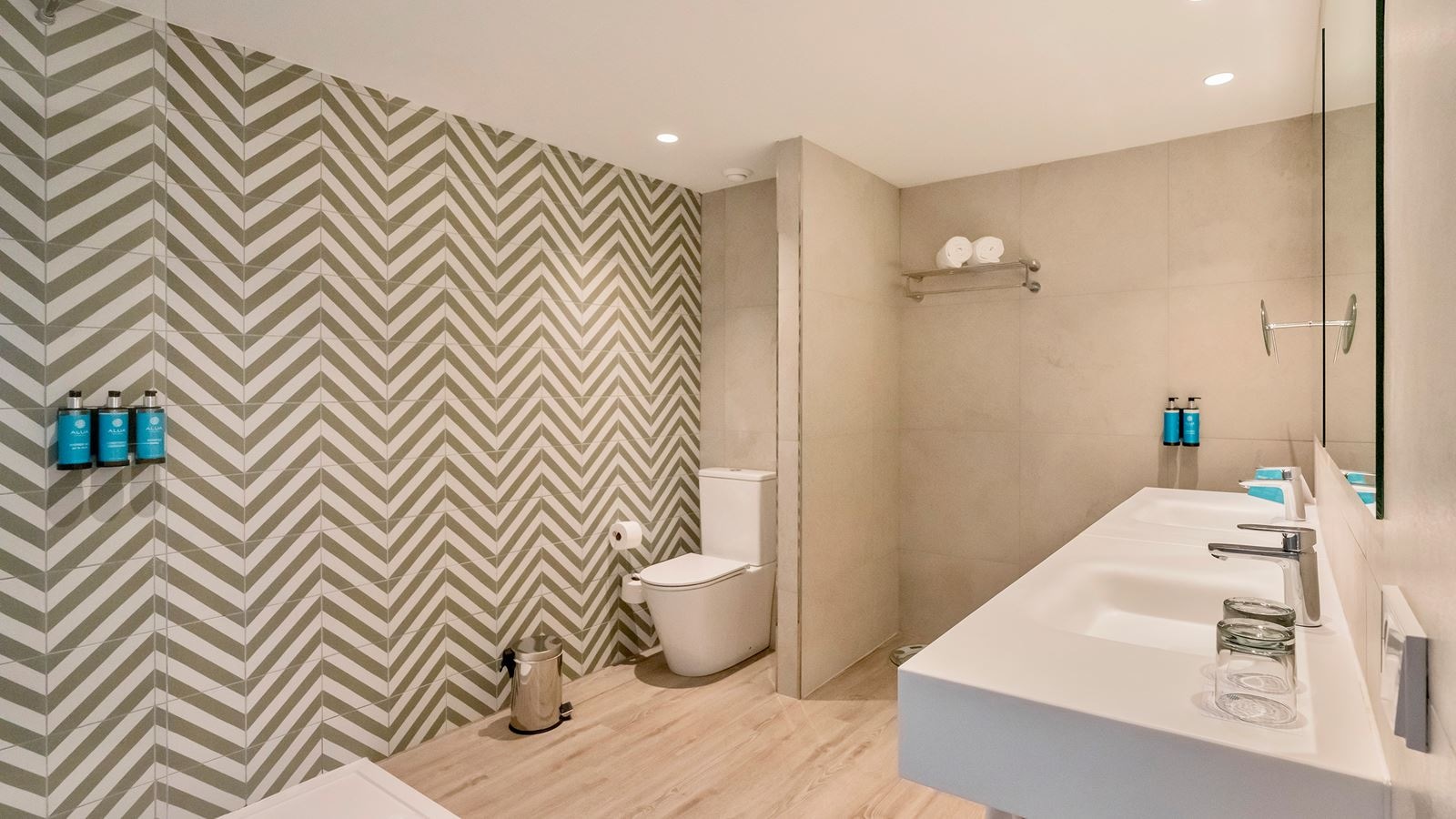 rooms-my-favorite-club-suite-ocean-front-view