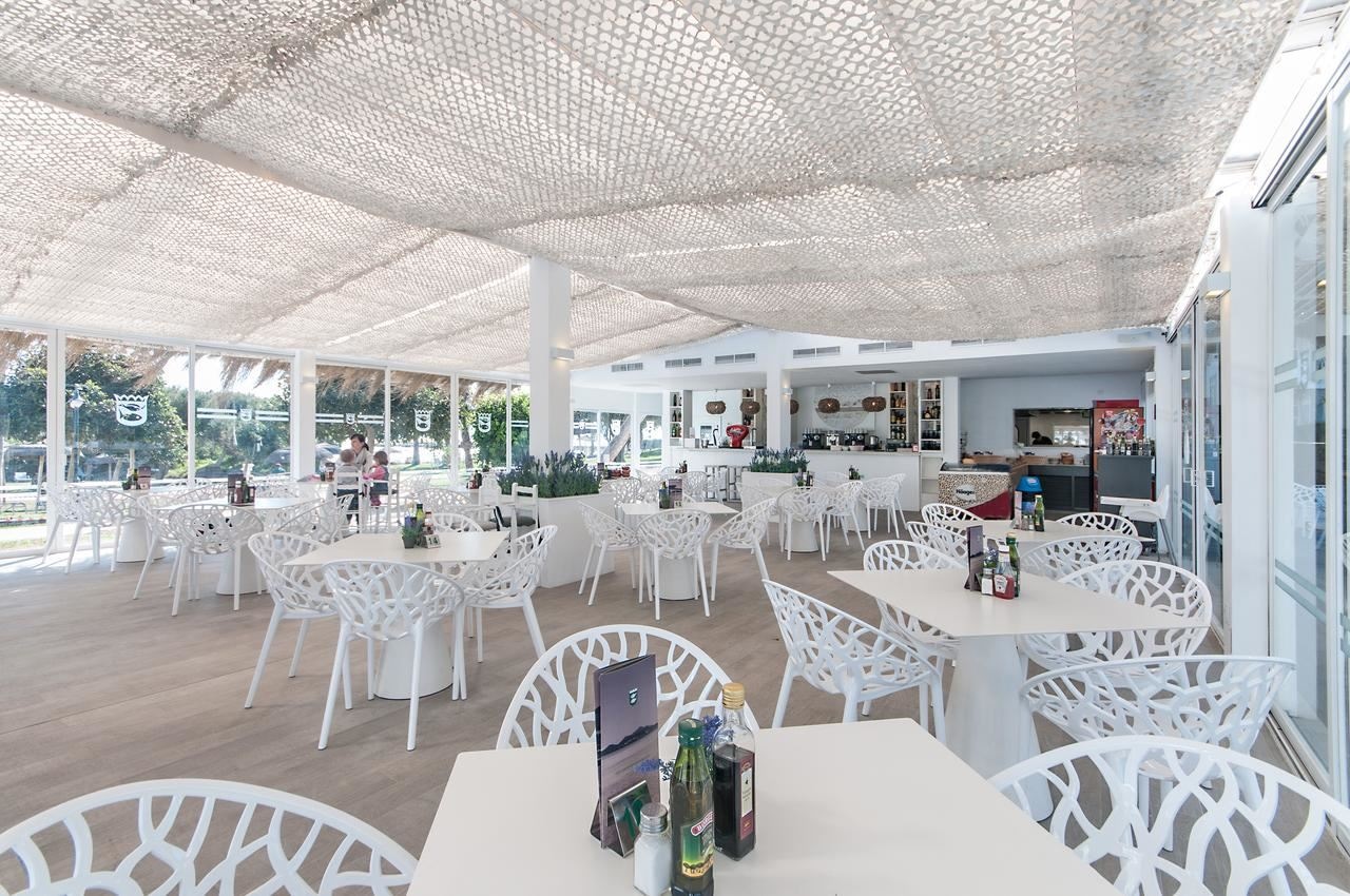 restaurants-luna-restaurant--pool-bar