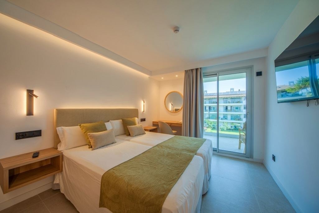 rooms-apartment-side-sea-view