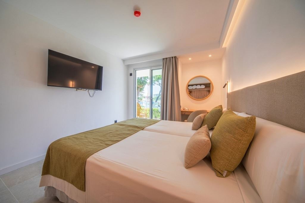 rooms-apartment-side-sea-view