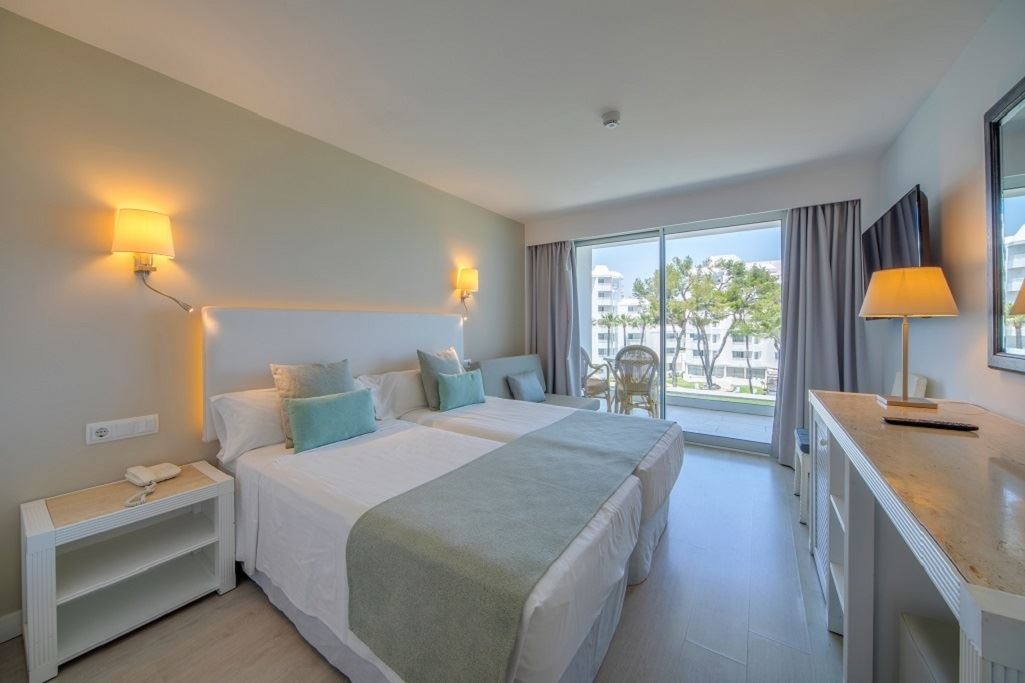 rooms-doble-superior-room-side-sea-view