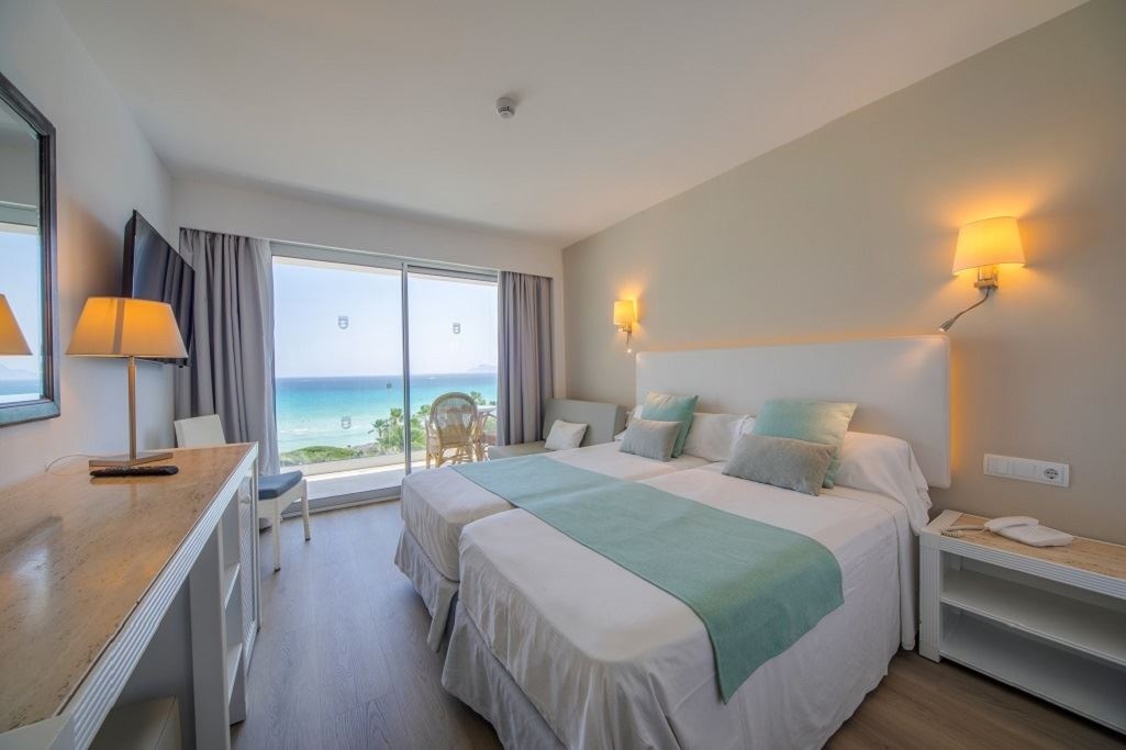 rooms-doble-superior-room-side-sea-view