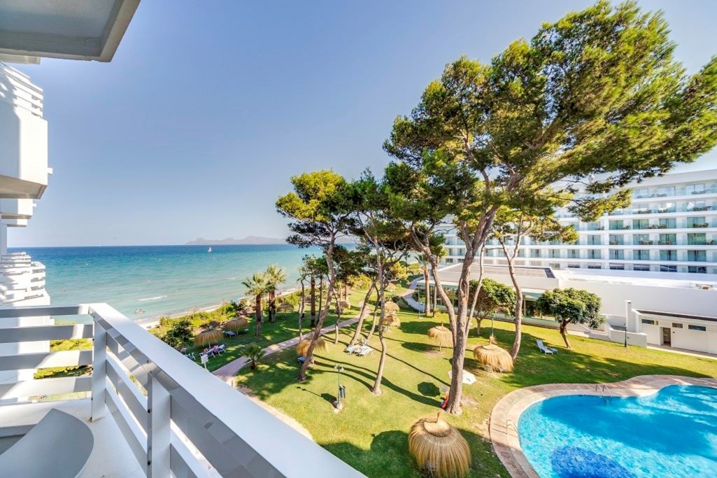 rooms-junior-suite-side-sea-view