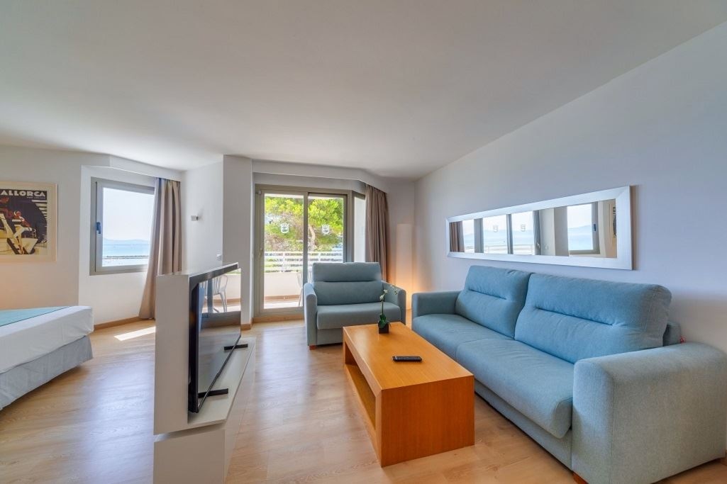 rooms-junior-suite-side-sea-view