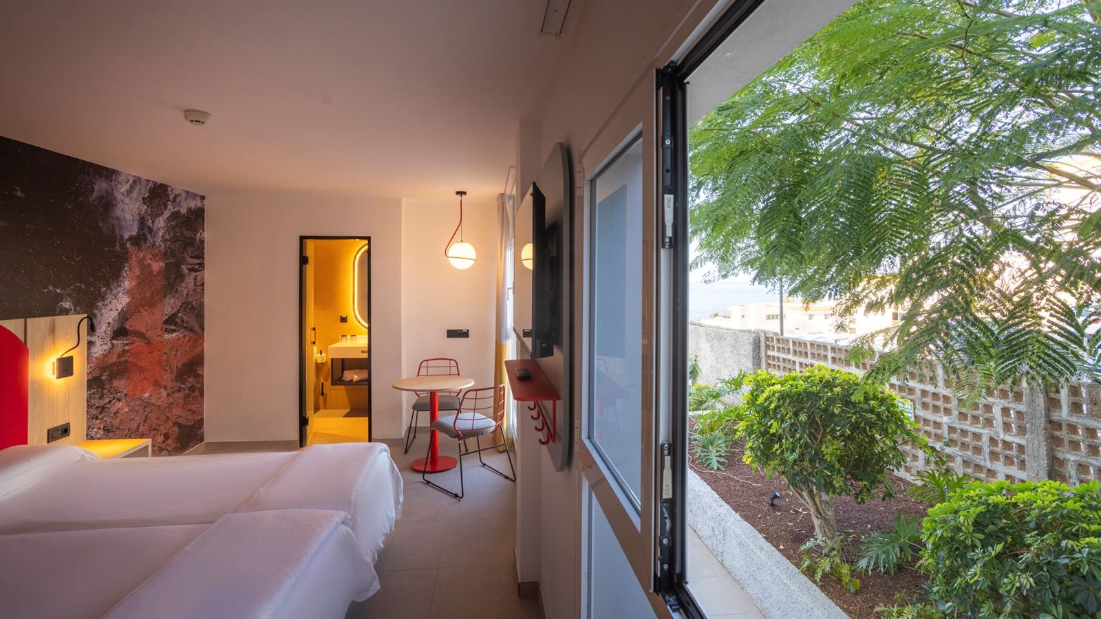 rooms-the-flow-double-for-single-use