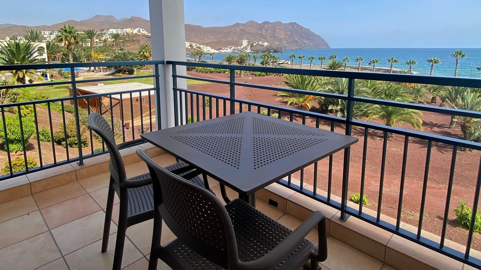 rooms-apartment-garden-view